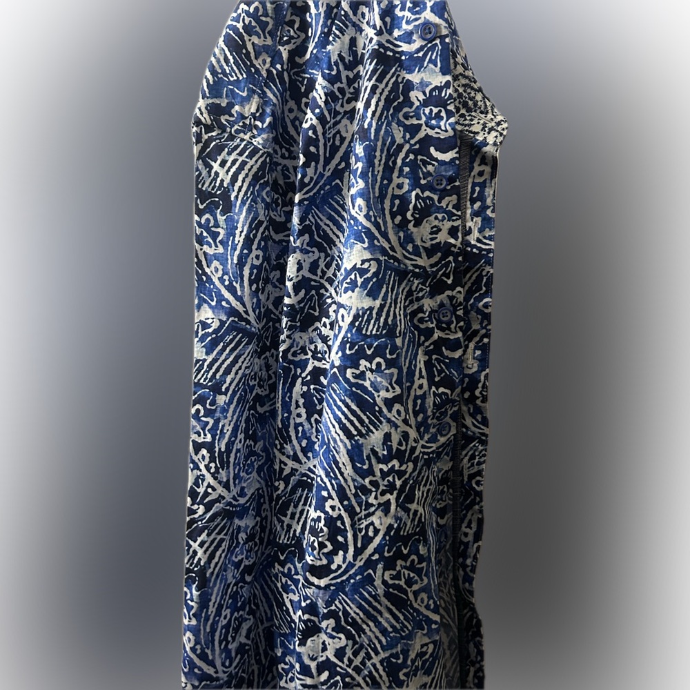 *New w/ Tags * Large Robert Graham Blue and White Shirt.